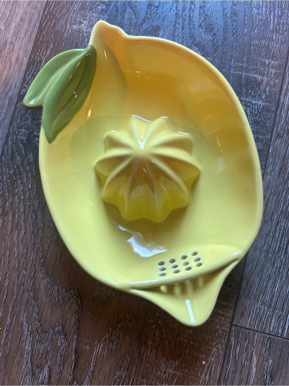Lemon Shaped Juicer Reamer Ceramic Pour Spout TAG Yellow
